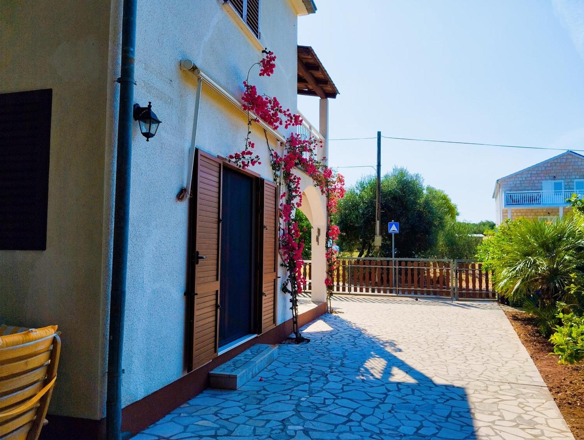 Holiday House Pinus Pinea วิกานย์ ภายนอก รูปภาพ
